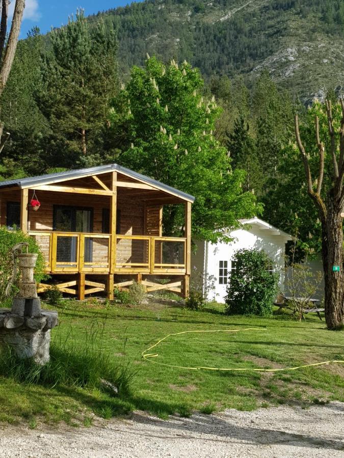 Camping Calme Et Nature Кастелан Екстериор снимка