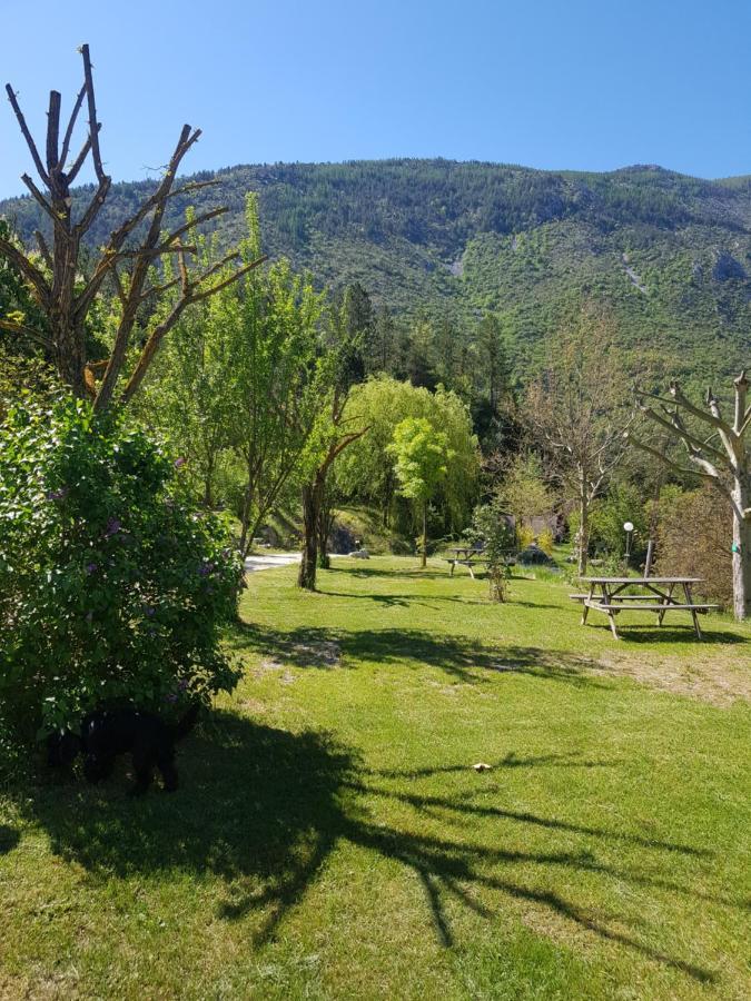 Camping Calme Et Nature Кастелан Екстериор снимка