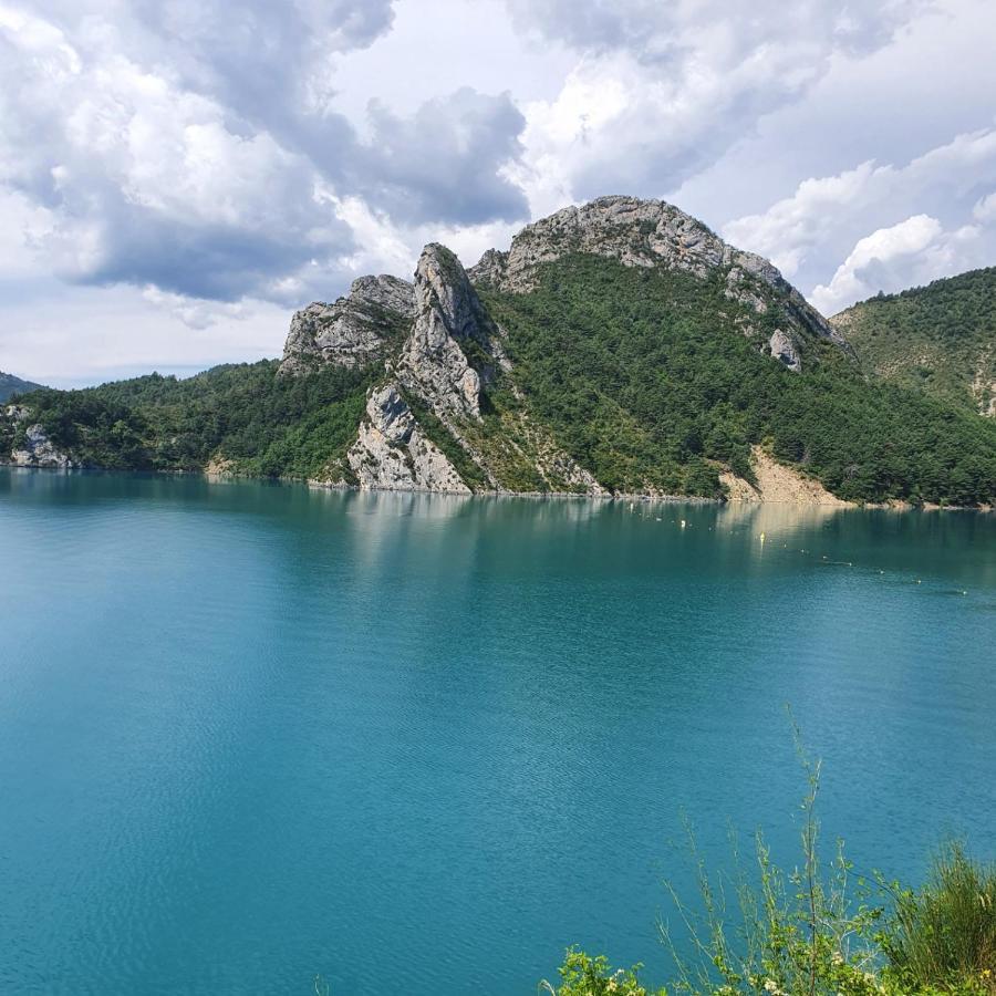 Camping Calme Et Nature Кастелан Екстериор снимка