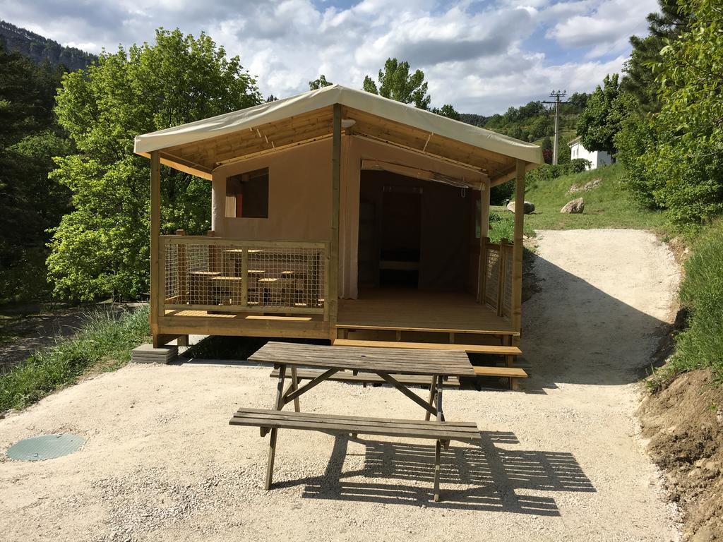 Camping Calme Et Nature Кастелан Екстериор снимка