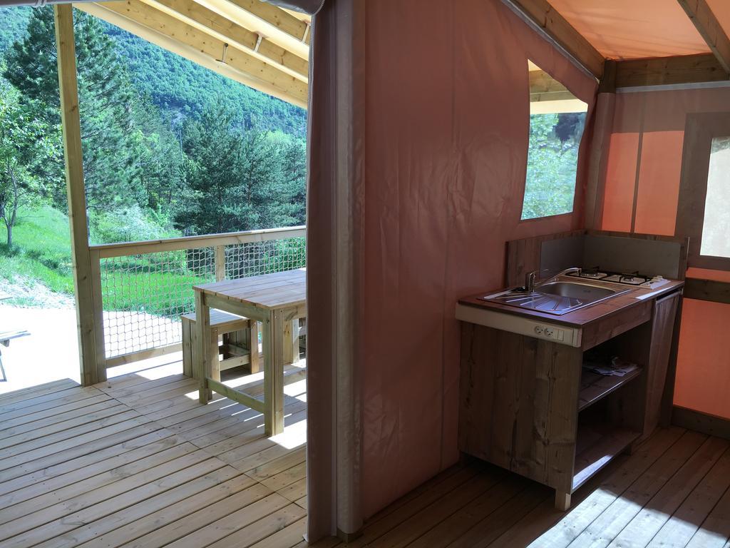 Camping Calme Et Nature Кастелан Екстериор снимка