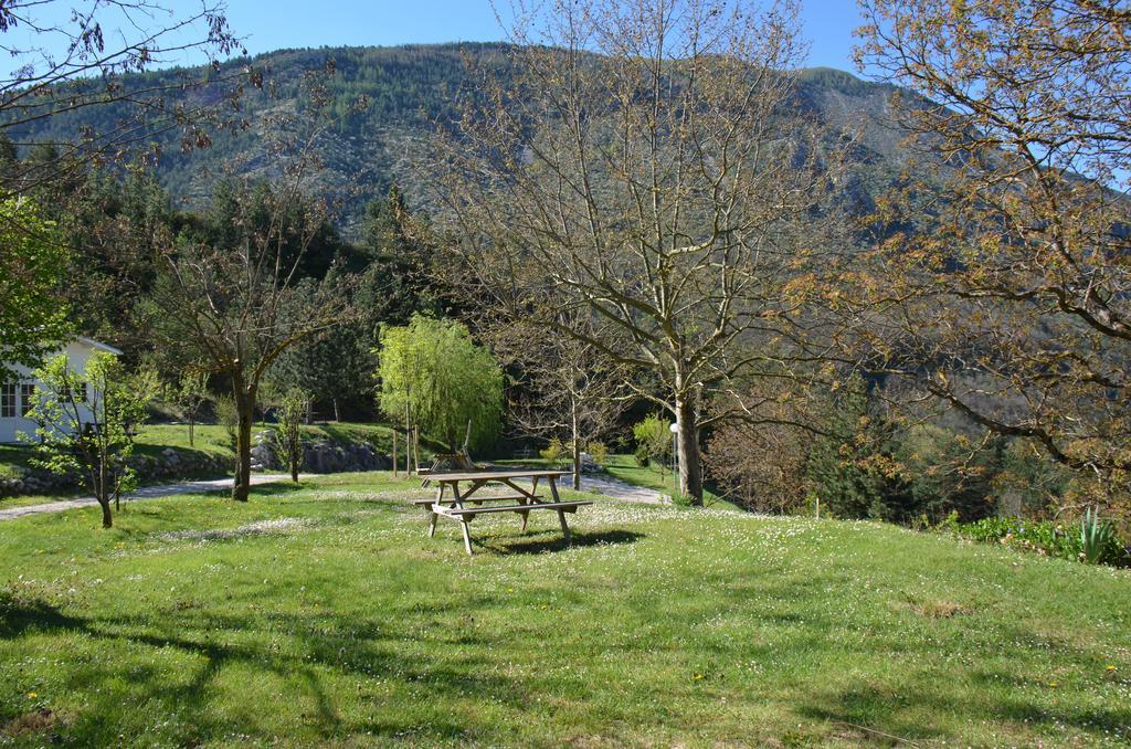 Camping Calme Et Nature Кастелан Екстериор снимка